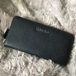 Calvin Klein Zip Around wallet w/o Strap